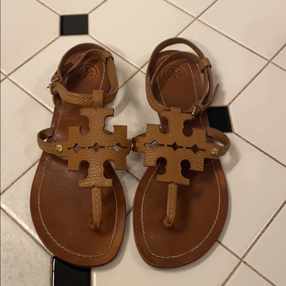 Tory Burch leather logo thong sandal size 8.5. EUC